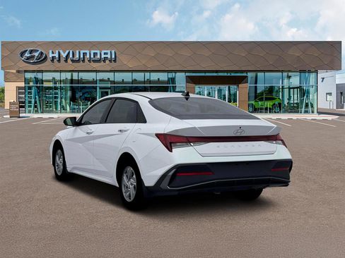 New 2026 Hyundai Elantra SE FWD image 5