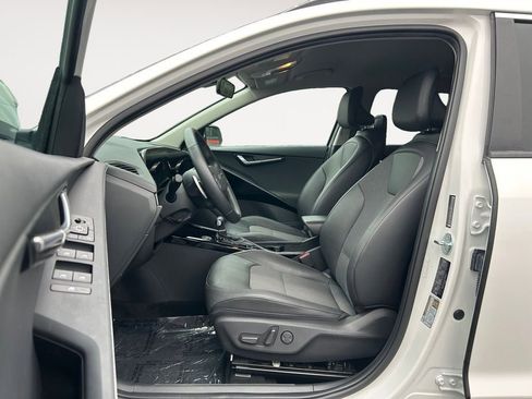 Used 2023 Kia Niro EX image 15