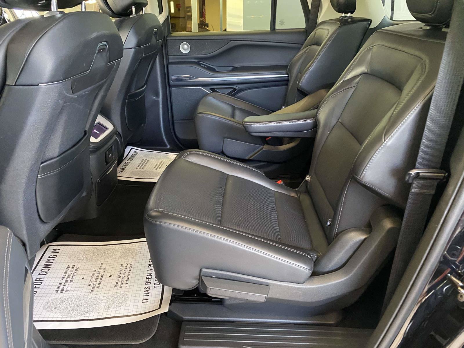 Certified 2025 Lincoln Navigator L Reserve AWD/4WD image 9