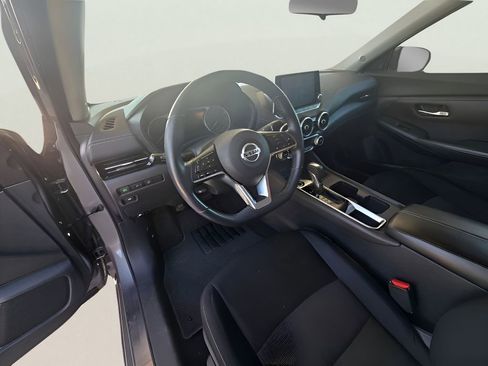 Used 2020 Nissan Sentra SV image 40
