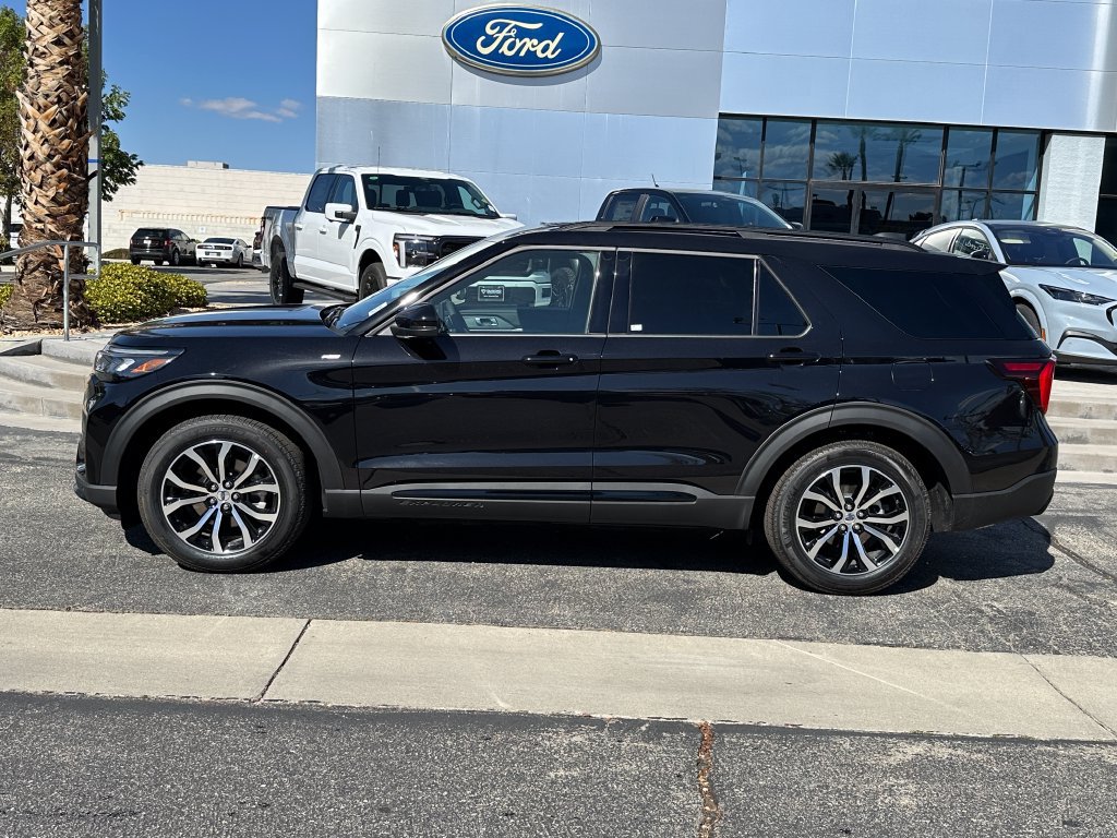 New 2026 Ford Explorer ST-Line w/ Premium Package RWD image 3