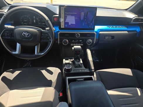 Used 2025 Toyota Tacoma TRD Off-Road AWD/4WD image 20