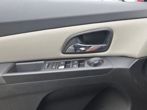 Used 2016 Chevrolet Cruze LS FWD image 25