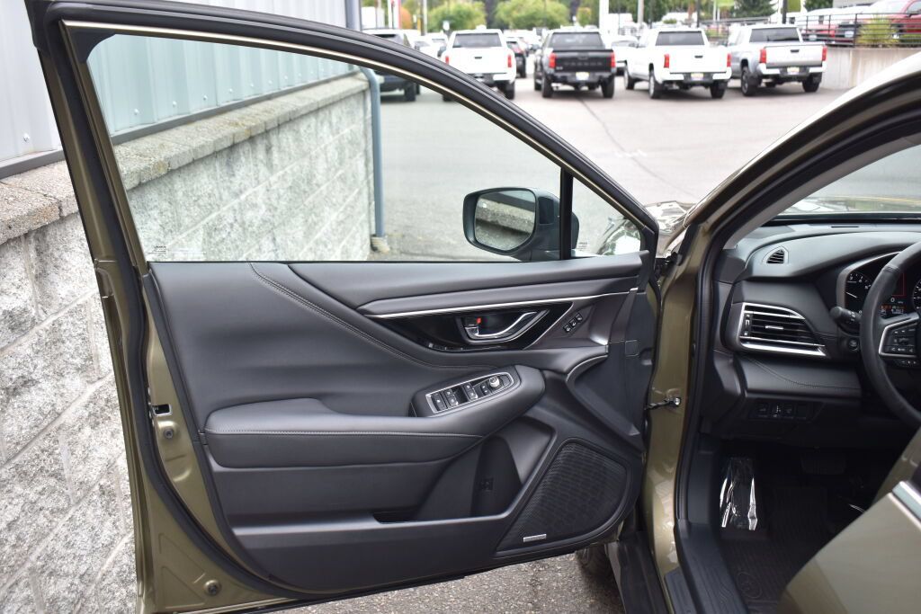 Used 2025 Subaru Outback Limited AWD/4WD image 17