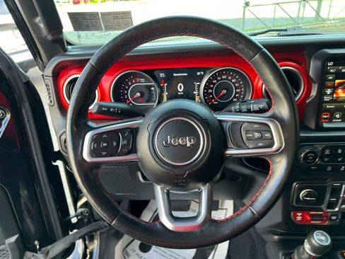 Used 2020 Jeep Wrangler Unlimited Rubicon w/ Dual Top Group AWD/4WD image 15