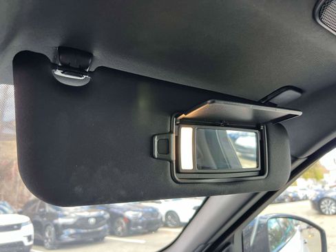 Used 2022 Land Rover Range Rover Velar S AWD/4WD image 33