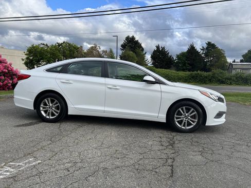 Used 2015 Hyundai Sonata SE FWD image 4