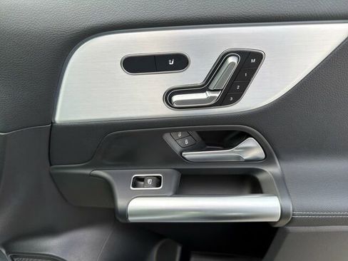 Certified 2025 Mercedes-Benz GLA 250 4MATIC image 22