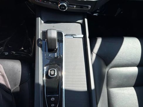 Used 2023 Volvo XC60 B5 Core w/ Climate Package AWD/4WD image 12