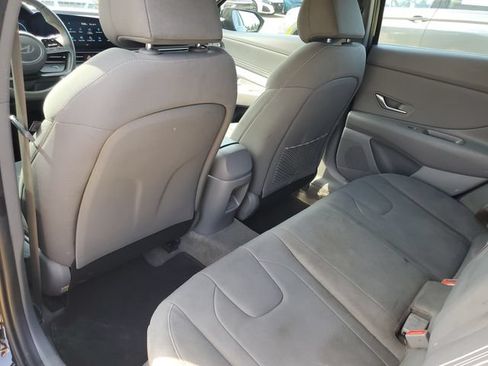 Used 2025 Hyundai Elantra SEL FWD image 28