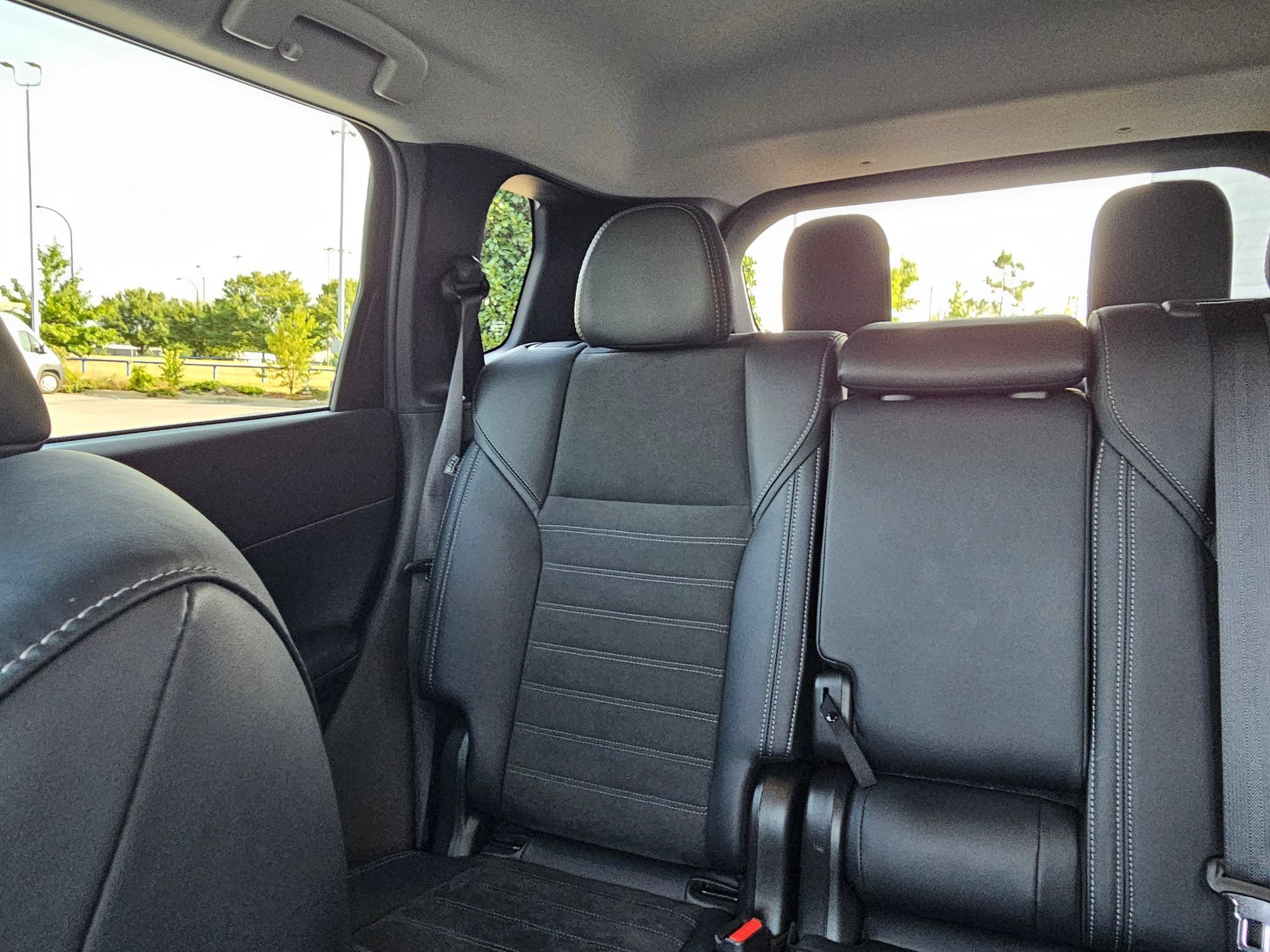 Used 2025 Mitsubishi Outlander SE AWD/4WD image 24