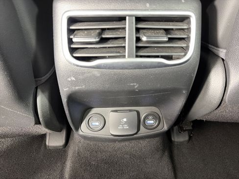 Used 2023 Hyundai Santa Fe Limited AWD/4WD image 18