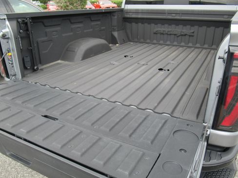 Used 2024 GMC Sierra 2500 AT4X AWD/4WD image 35