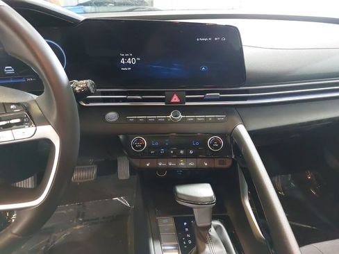 Certified 2024 Hyundai Elantra SEL w/ Convenience Package FWD image 21