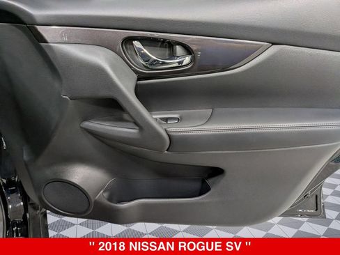 Used 2018 Nissan Rogue SV w/ Premium Package AWD/4WD image 32