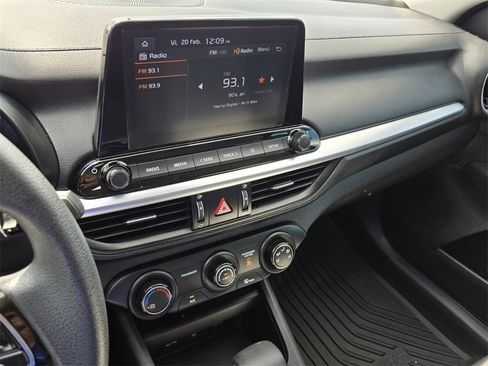 Used 2022 Kia Forte LXS image 19