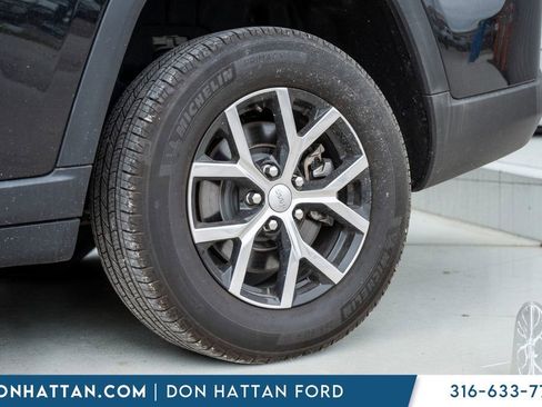 Used 2024 Jeep Grand Cherokee L Limited w/ Luxury Tech Group II AWD/4WD image 37