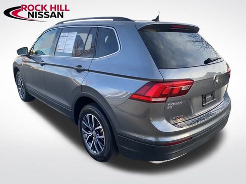 Used 2019 Volkswagen Tiguan SE w/ Panoramic Sunroof Package image 5