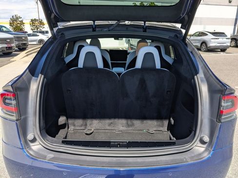 Used 2022 Tesla Model X image 6