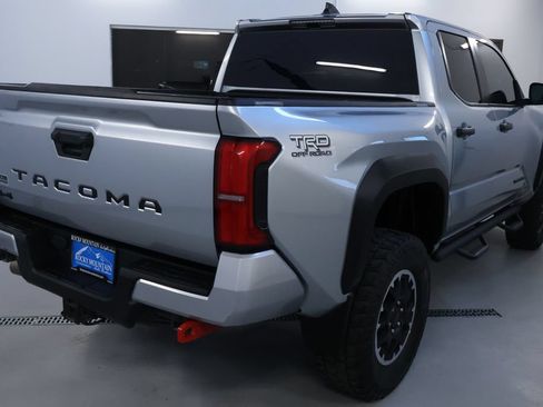 Used 2024 Toyota Tacoma TRD Off-Road AWD/4WD image 6
