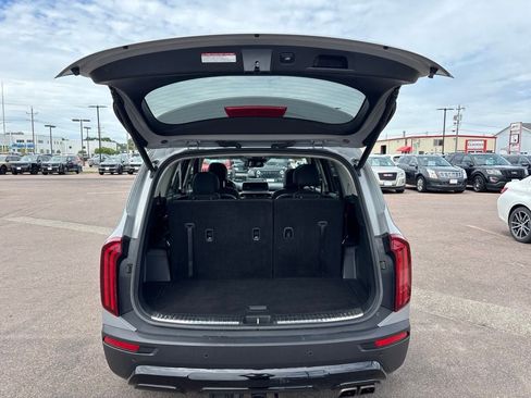 Used 2022 Kia Telluride SX w/ SX Prestige Package AWD/4WD image 35