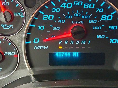 Used 2024 Chevrolet Express 3500 Extended RWD image 12