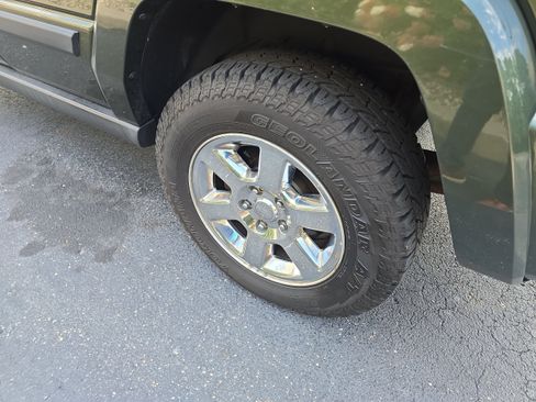 Used 2007 Jeep Commander Sport AWD/4WD image 8