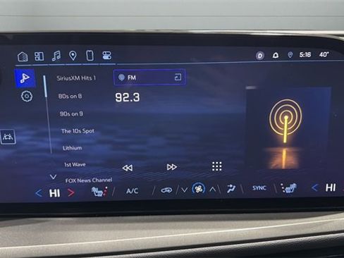 Used 2025 Chevrolet Traverse LT image 13