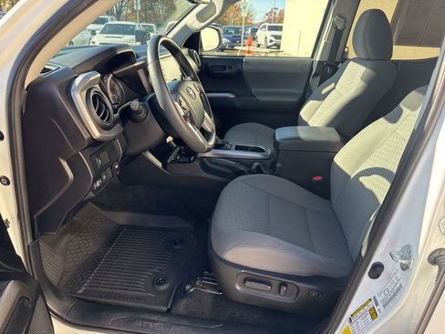 Used 2022 Toyota Tacoma SR5 image 15