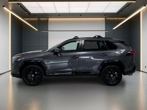 Used 2023 Toyota RAV4 SE w/ SE Grade Weather Package AWD/4WD image 2