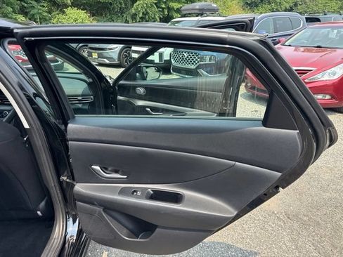 Used 2023 Hyundai Elantra SEL FWD image 34