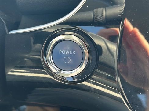 Used 2022 Toyota Prius L Eco image 24