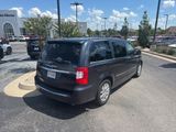 Used 2014 Chrysler Town & Country Touring image 5
