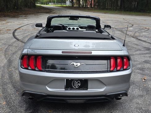 Used 2022 Ford Mustang Premium RWD image 5