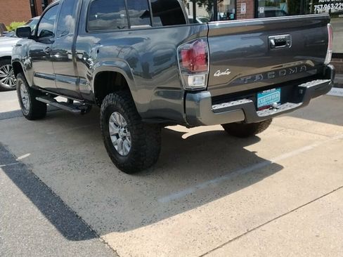 Used 2019 Toyota Tacoma SR5 image 2