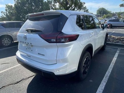 Used 2024 Nissan Rogue SV AWD/4WD image 13