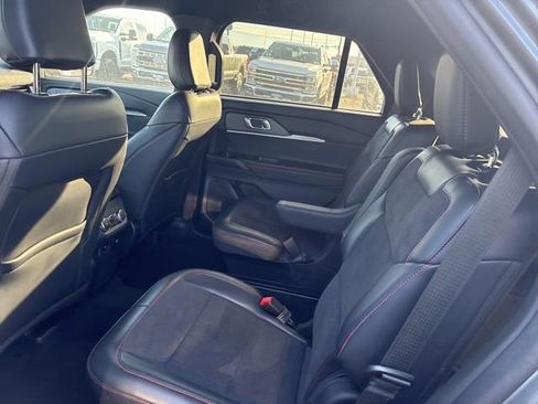 Used 2025 Ford Explorer ST image 6