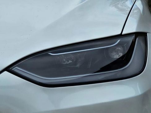 Used 2024 Tesla Model X Plaid image 26