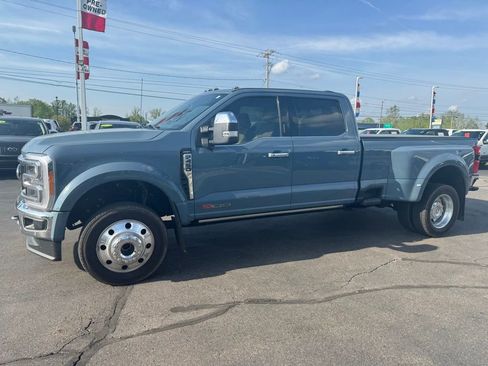 Used 2023 Ford F450 Lariat w/ Lariat Ultimate Package AWD/4WD image 5