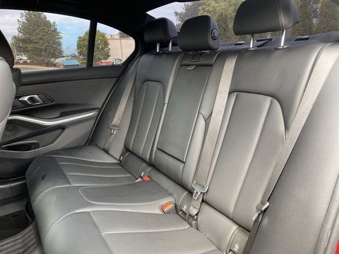 Used 2025 BMW 330i Sedan w/ M Sport Package RWD image 9