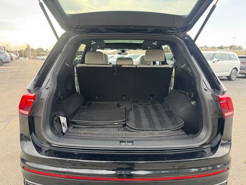 Used 2023 Volkswagen Tiguan SE R-Line AWD/4WD image 7