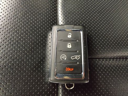 Used 2022 Jeep Grand Cherokee Overland w/ Advanced Protech Group III image 32