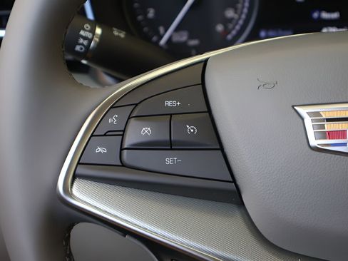 New 2026 Cadillac XT5 Premium Luxury w/ Driver Assist Package AWD/4WD image 19