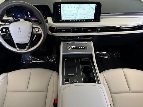 New 2026 Lincoln Aviator AWD image 10