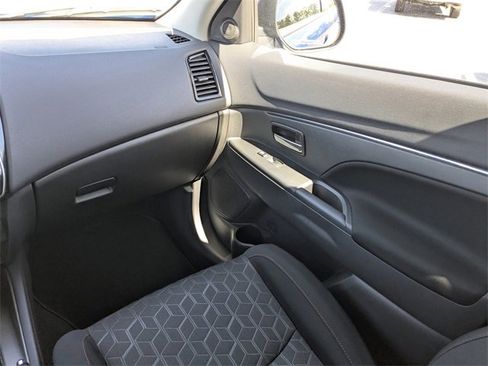 Used 2025 Mitsubishi Outlander Sport LE image 16