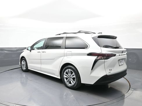 Used 2024 Toyota Sienna XLE w/ XLE Plus Package AWD/4WD image 8
