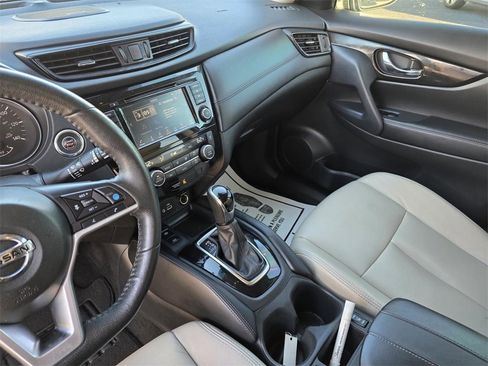 Used 2020 Nissan Rogue SL image 21