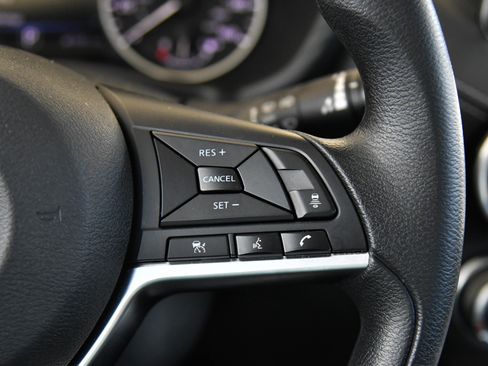 Used 2025 Nissan Sentra SV FWD image 25
