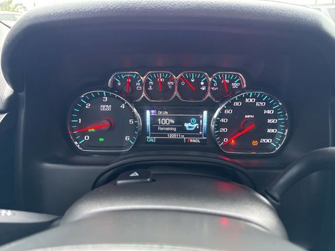 Used 2018 Chevrolet Suburban LT image 39