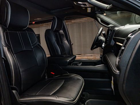 Used 2024 RAM 3500 Limited image 32